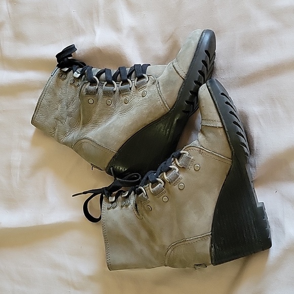 Sorel Shoes - Sorel Sleep After Hour Lace Up Gray Leather Boots US7